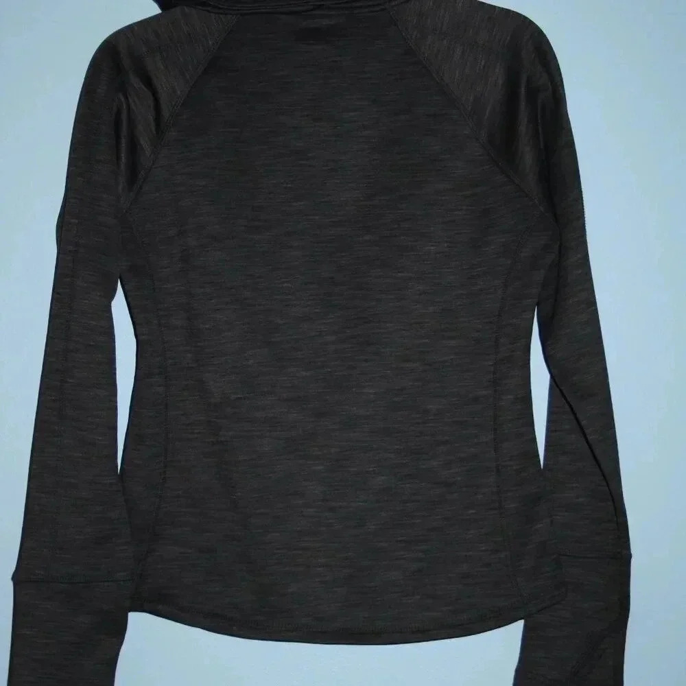 Umbro Sweatshirt Sized Medium Gray/Black Pullover Top - Picture 9 of 9